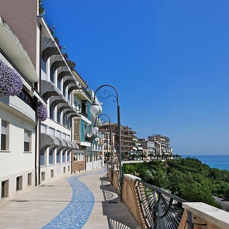 אורטונה Hotel Ideale מראה חיצוני תמונה