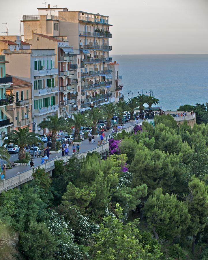 אורטונה Hotel Ideale מראה חיצוני תמונה