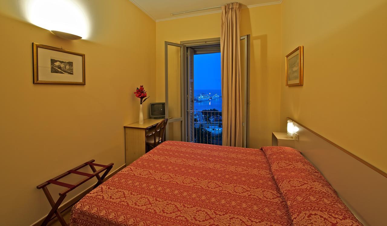אורטונה Hotel Ideale מראה חיצוני תמונה