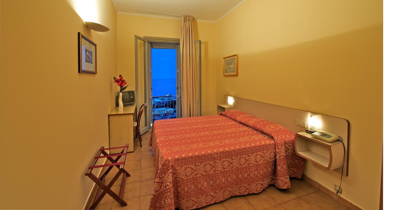 אורטונה Hotel Ideale מראה חיצוני תמונה